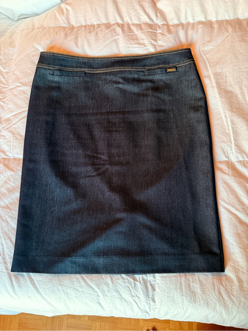 NWOT Laura Petites (size 8) Denim Straight Skirt